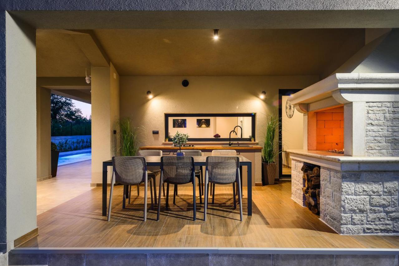 Mali Vareški Villa Nobu מראה חיצוני תמונה